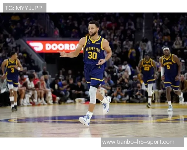 科尔表示库里股四头肌伤势无长期隐患复出时间仍待确定 科尔表示库里股四头肌伤势无长期隐患复出时间仍待确定