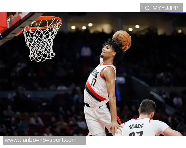 开拓者球迷嘉年华对抗赛黑队险胜白队杨瀚森队友夏普荣膺MVP称号 开拓者球迷嘉年华对抗赛黑队险胜白队杨瀚森队友夏普荣膺MVP称号